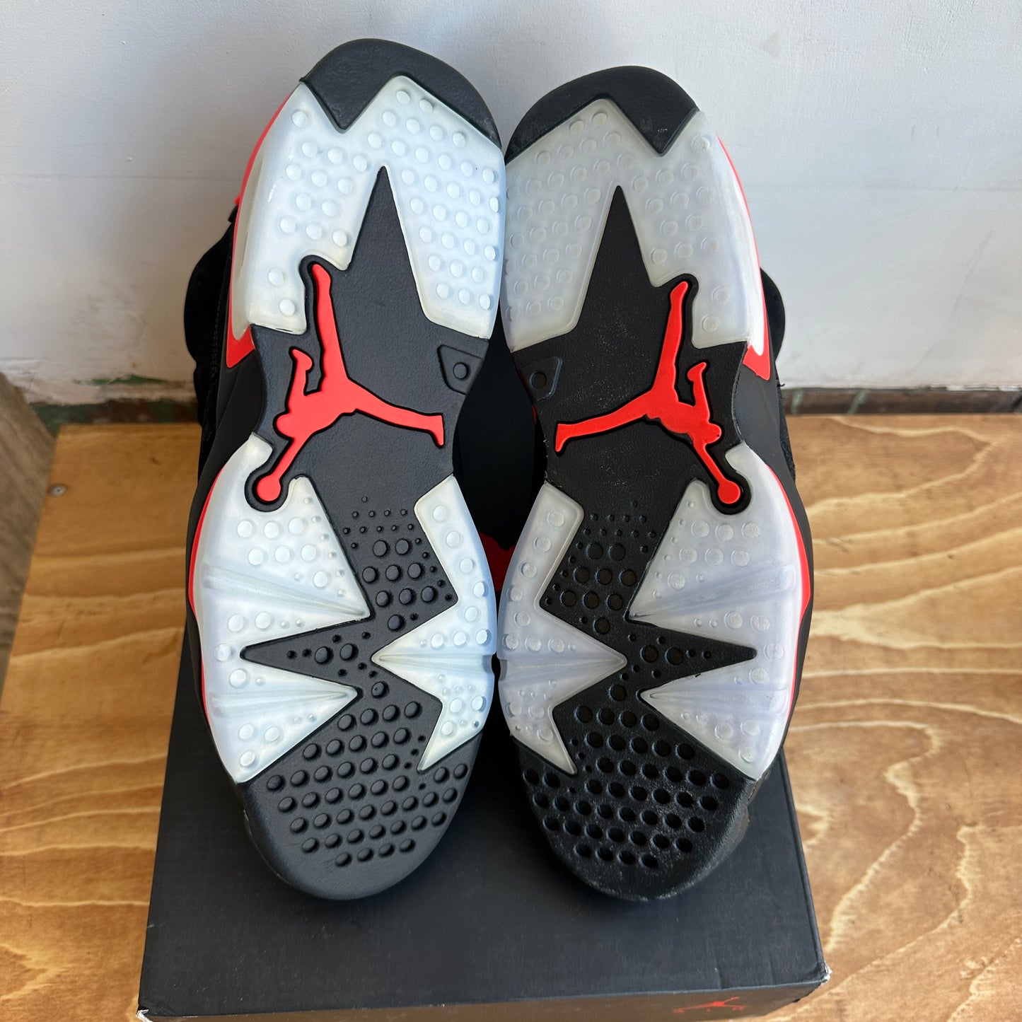 Brand New Air Jordan 6 "Infrared" (2019) Size 10.5