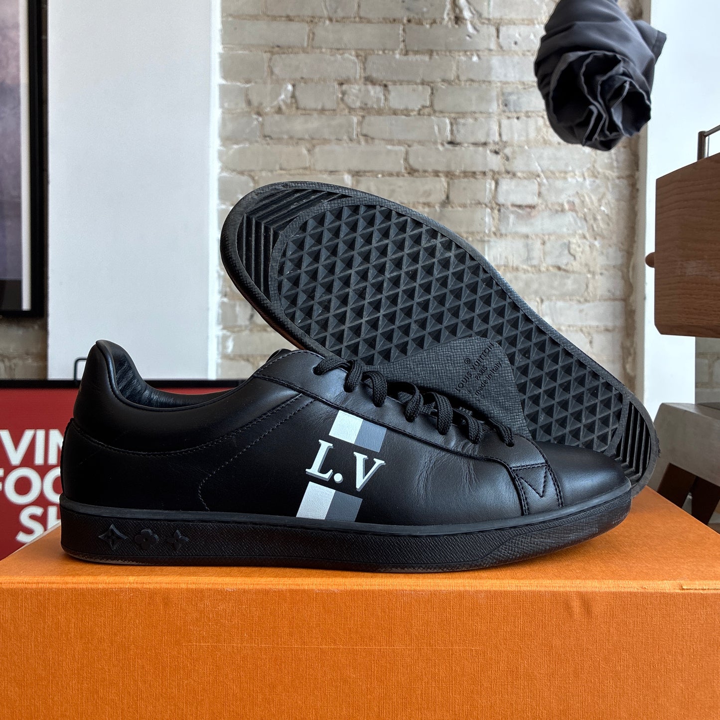 Louis Vuitton Low Top Sneaker Size 8