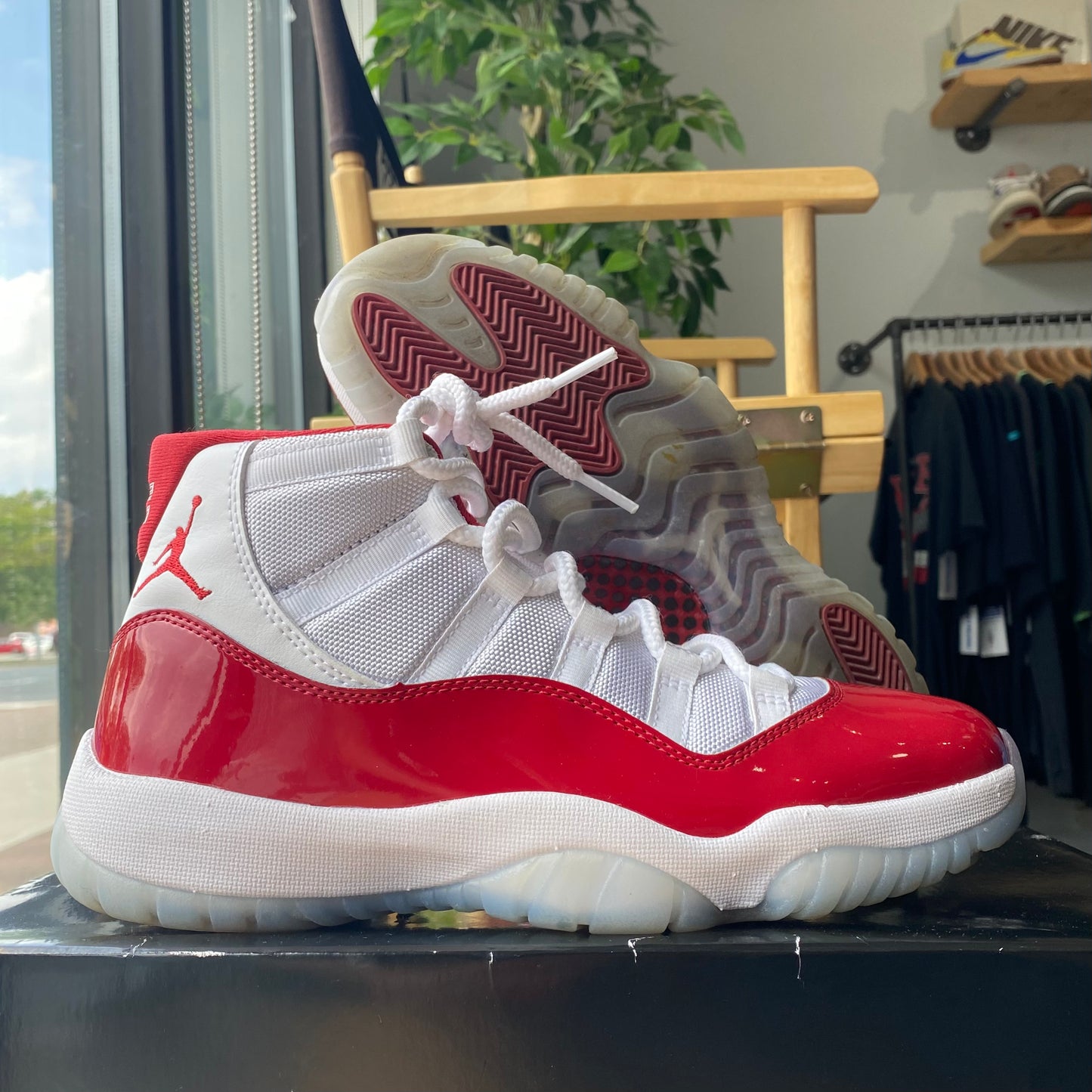 Air Jordan 11 'Cherry Red' Size 8