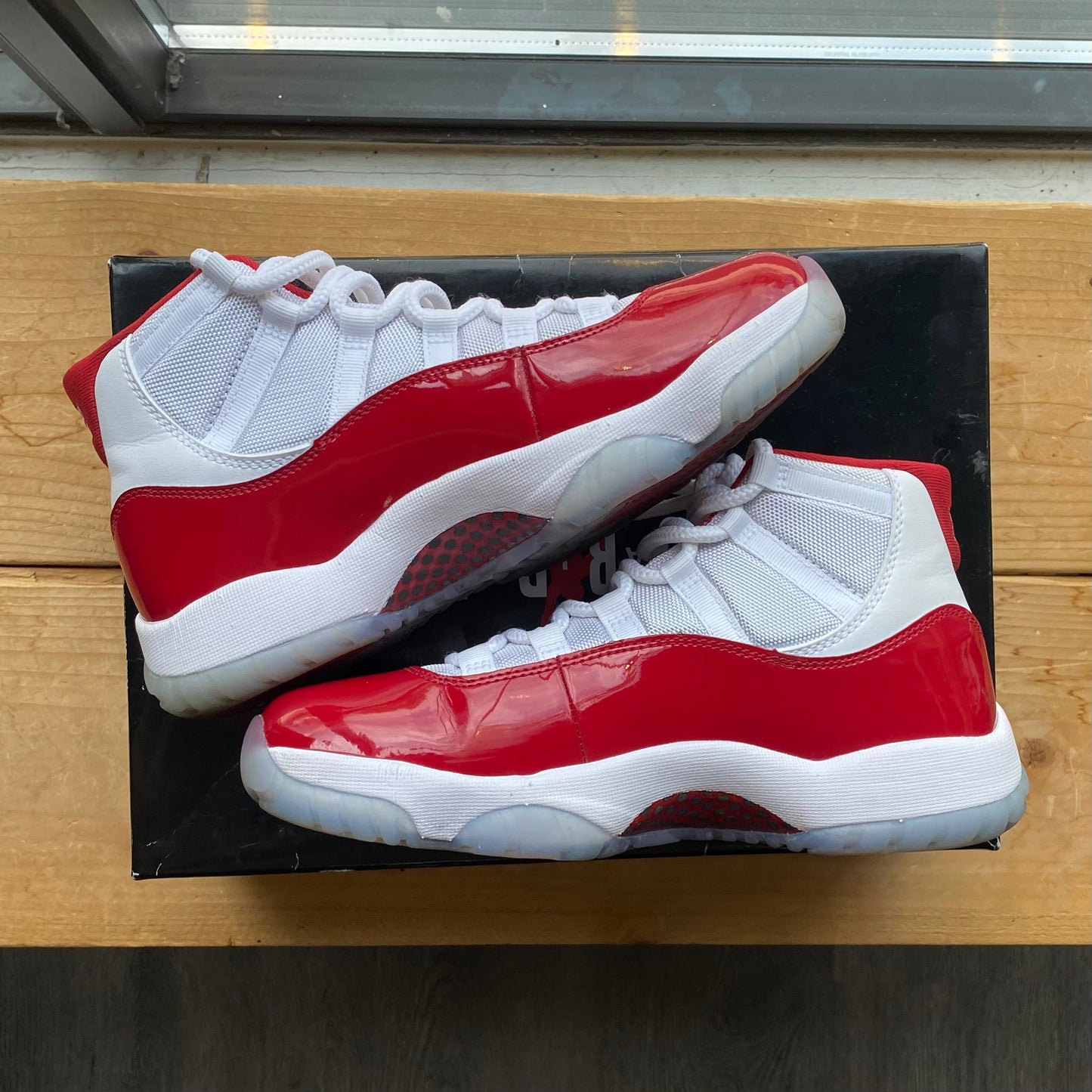 Air Jordan 11 'Cherry Red' Size 8