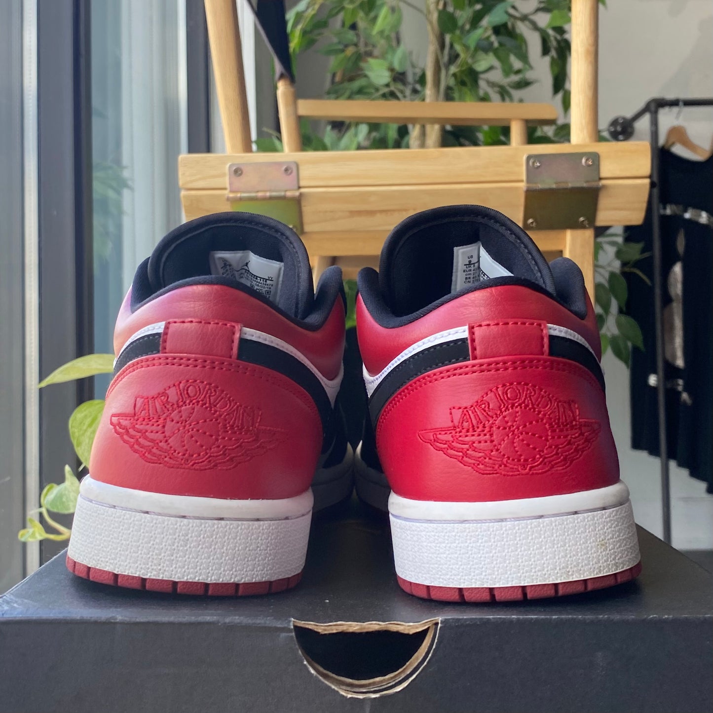 Air Jordan 1 Low 'Black Toe' Size 9