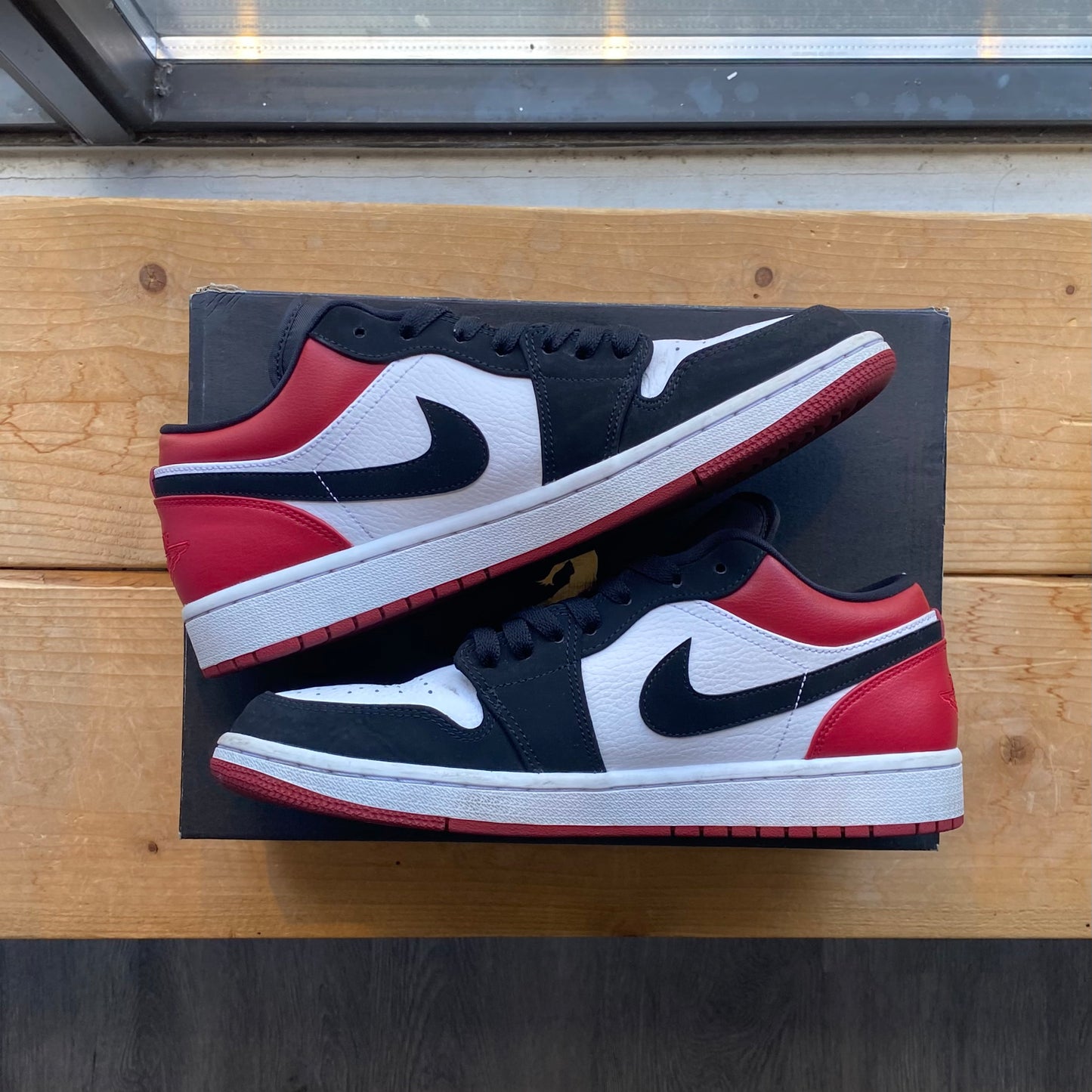 Air Jordan 1 Low 'Black Toe' Size 9