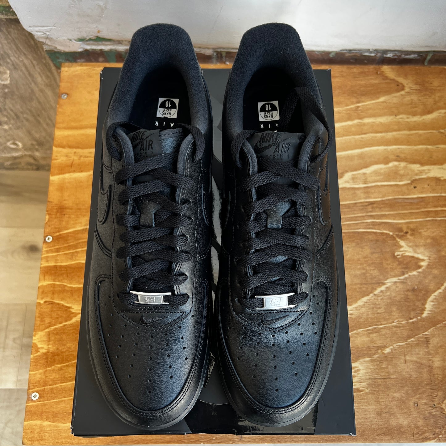 Brand New Supreme X Air Force 1 "Black" Size 10