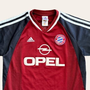01/02 Bayern Munich Home Kit Size Youth L