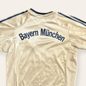 04/05 Bayern Munich Away Kit Size S