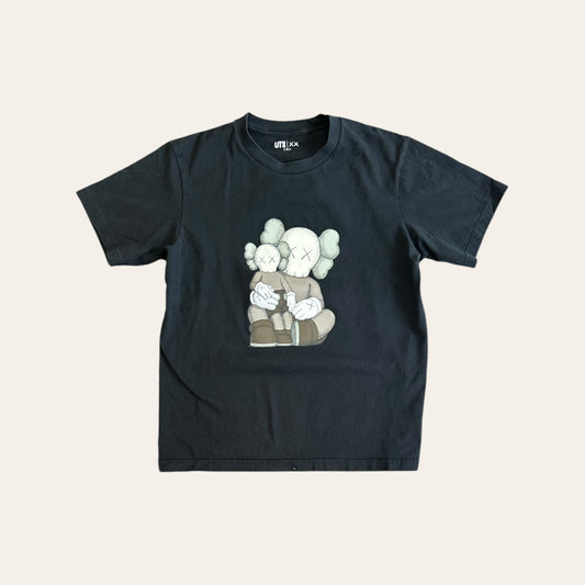 Kaws Uniqlo Tee Black Size M