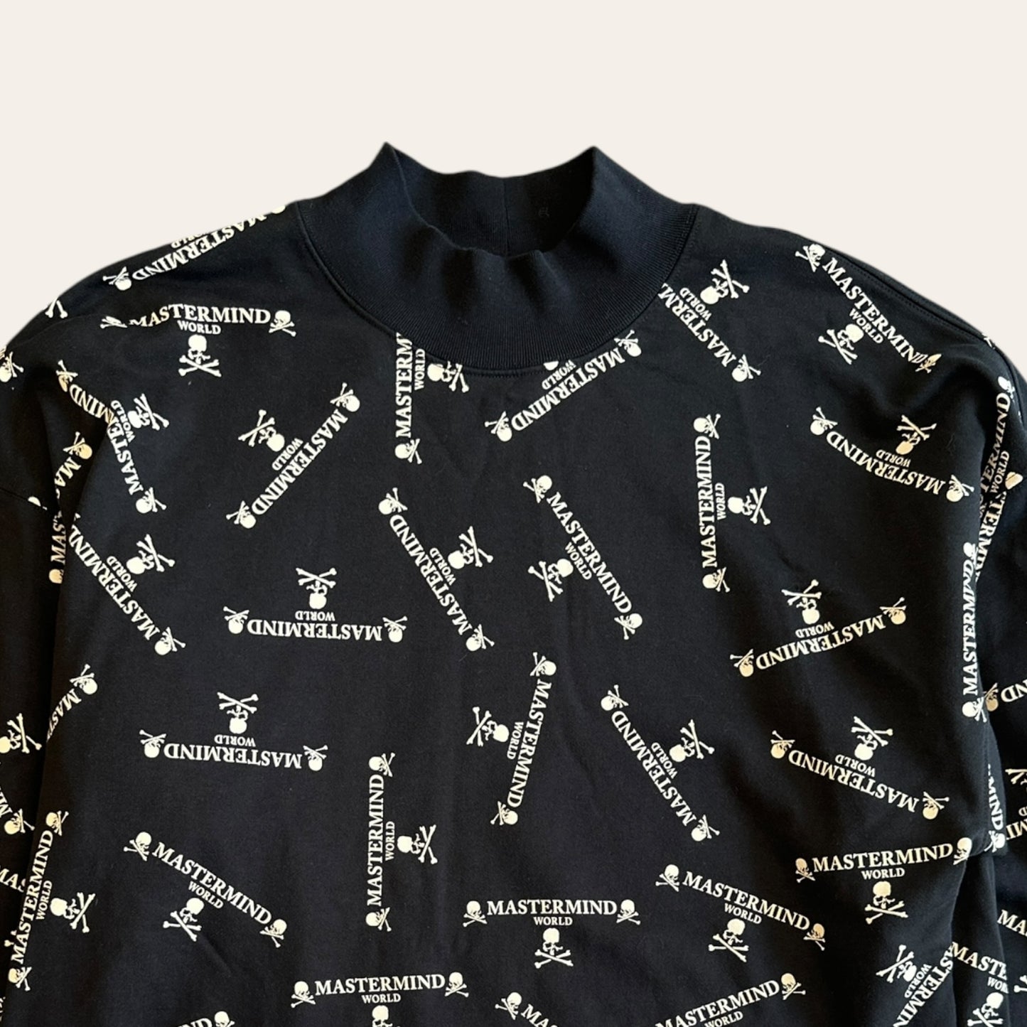Mastermind Worldwide Mock Neck Size S