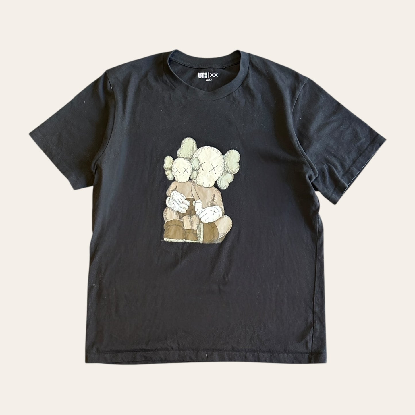 Kaws x Uniqlo Tee Black Size L