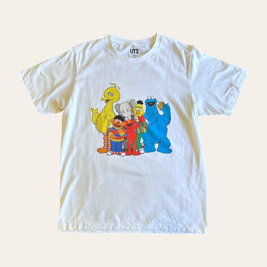 Kaws x Uniqlo Sesame Tee Size L