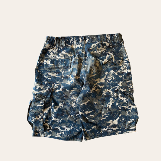 00s Digital Camo Cargo Shorts Size 36